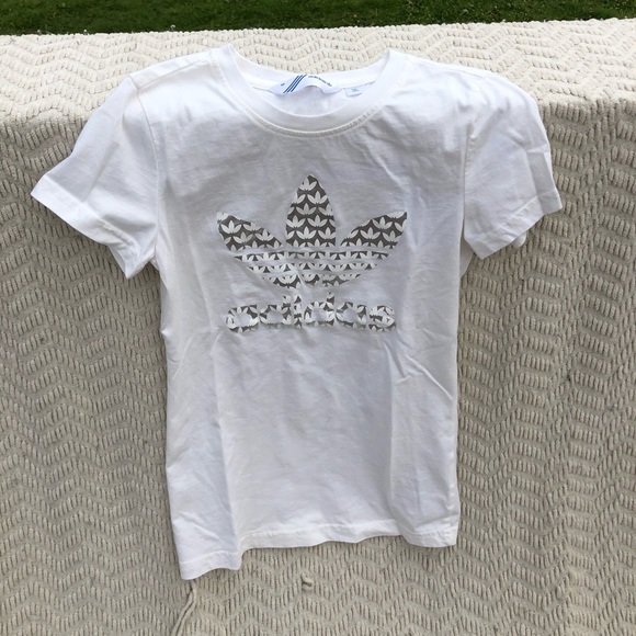 White adidas T-shirt - Picture 1 of 3